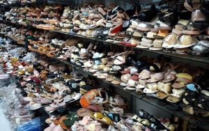 nguồn giày dép giá sỉ tại chợ thiên hòa
